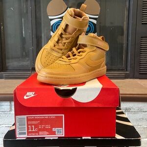 Kids Court Borough Mid 2 (PSV) wheat size 11c *new condition (deadstock)